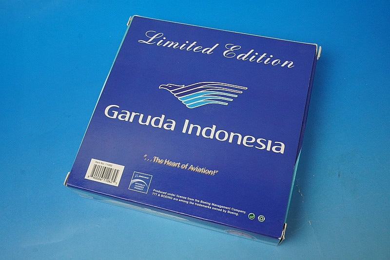 1:400 B777-300ER Garuda Indonesia PK-GIG 11062 Phoenix airplane model