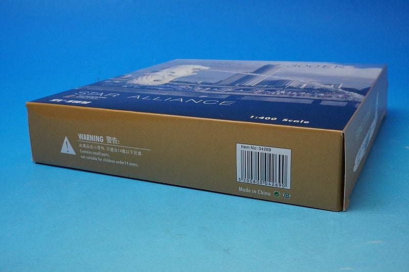 1:400 B777-300ER Singapore Star Alliance White 9V-SWM 04269 Phoenix airplane model