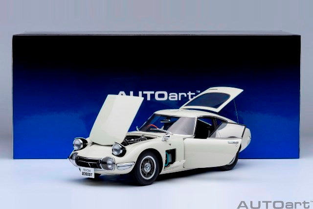 79546 AUTOart 1:18 Toyota 2000GT 1967 White model car