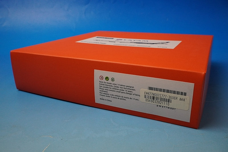 1:400 B777-300ER Latam STAR WARS Stormtrooper Galaxy's Edge Livery PT-MUA EW477W007 JC Wings airplane model