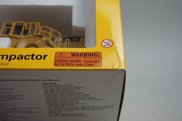 1:50 NORSCOT 55074 Caterpillar CAT 836G Landfield Compactor model car