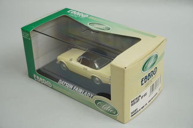 1:43 EBBRO 43037 Nissan Datsun Fairlady SP1600 Ivory