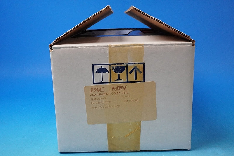 1:200 B777-300 ANA *No registration number assigned Pacmin airplane model