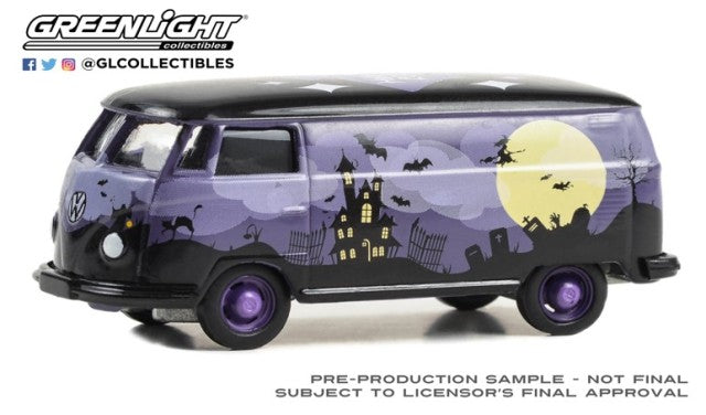 30481 GreenLight 1:64 Volkswagen Type 2 Panel Van - Halloween 2023