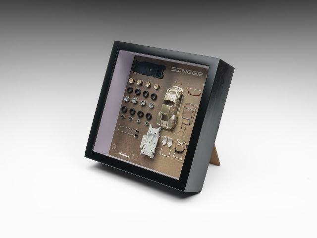 FY64043 Finclassically 1:64 Singer DLS Turbo Golden Parts Display Frame