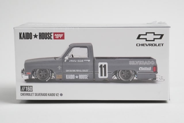 KHMG160 TSM MINI-GT 1:64 Chevrolet Silverado KAIDO V2 (left-hand drive)