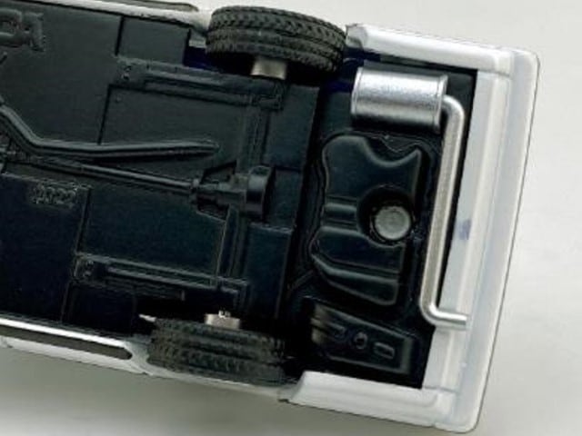 LV-N351a TOMYTEC 1:64 Nissan Skyline 4-door HT 1800 Passage (white) 1985 model 336068 model car