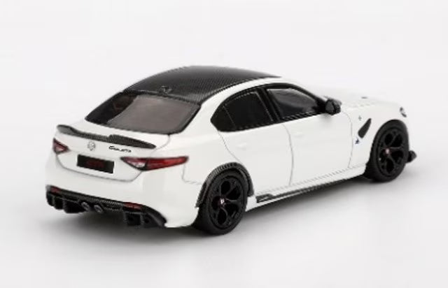 BBRDIE6425 BBR 1:64 Alfa Romeo Giulia GTA White