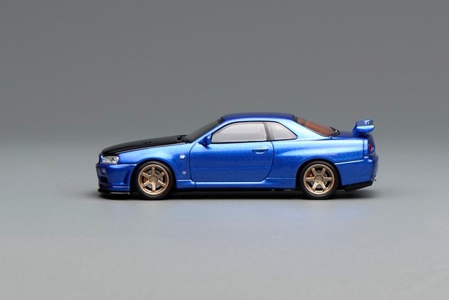 M63450 MOTORHELIX 1:64 Nissan Skyline GT-R (R34) V-Spec II Custom Carbon Fiber Bonnet, Bayside Blue