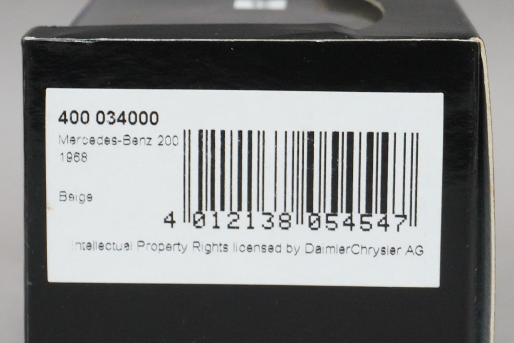 1:43 MINICHAMPS 400034000 Mercedes Benz 200 1968 Beige