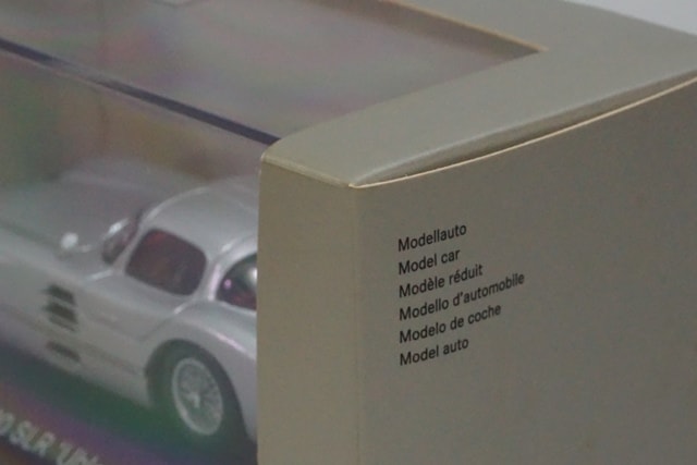 1:43 MINICHAMPS B66040254 Mercedes-Benz Custom 300 SLR UHLENHAUT COUPE Silver