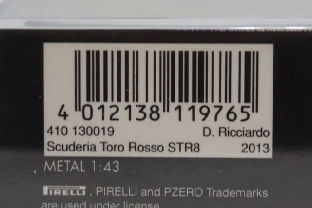 1:43 MINICHAMPS 410130019 Scuderia Toro Rosso STR8 2013 #19 model car