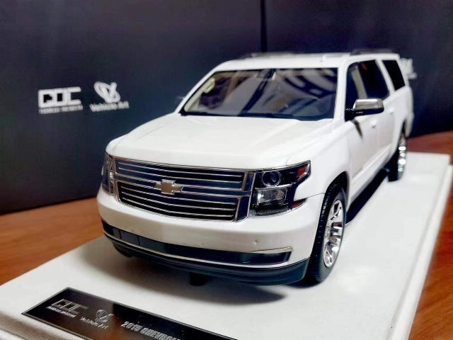 GOC & Vehicle Art 1:18 Chevrolet Suburban White