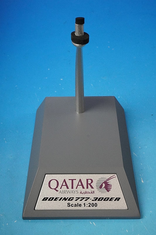 1:200 B777-300ER Qatar A7-BEN IF773QT0422 INFLIGHT airplane model
