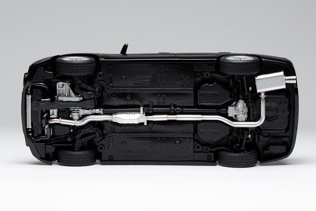 M84002 MOTORHELIX 1:18 Mitsubishi Lancer Evolution IV Pyrenees Black Pearl model car