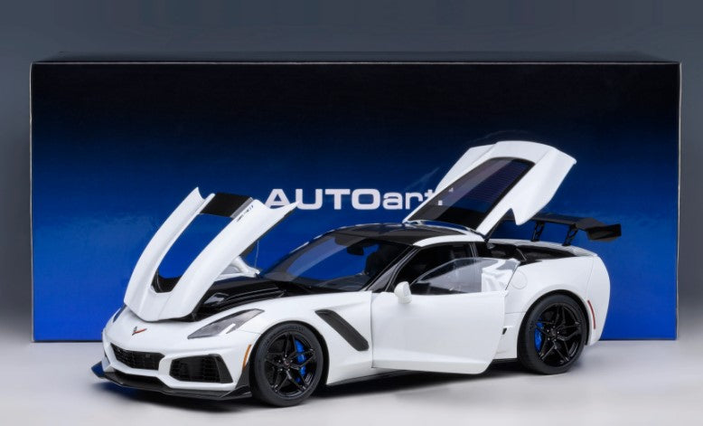 71270 AUTOart 1:18 Chevrolet Corvette (C7) ZR1 White model car