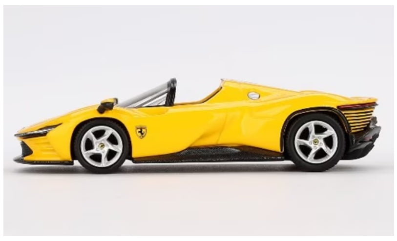 BBRFER64018 BBR 1:64 Ferrari Daytona SP3 Giallo Modena (Yellow)