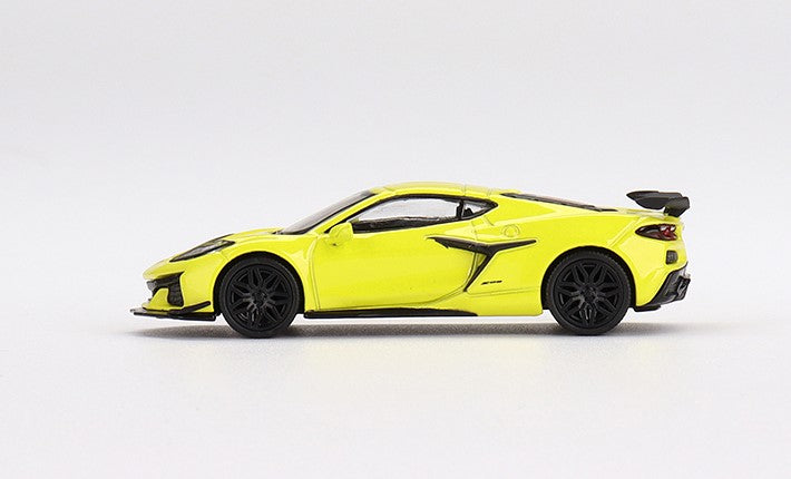 MGT00441-R TSM MINI-GT 1:64 Chevrolet Corvette Z06 2023 Accelerate Yellow RHD