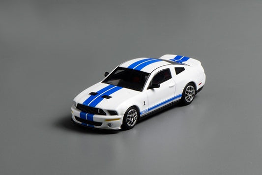 GL-1251005C MOTORHELIX 1:64 Ford Mustang Shelby GT500 2007 White Blue Double Stripes