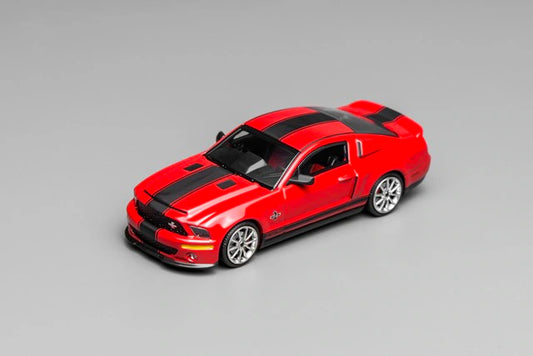 GL-1251006B MOTORHELIX 1:64 Ford Mustang Shelby GT500 Super Snake 2007 Torch Red Matte Black Single Stripe