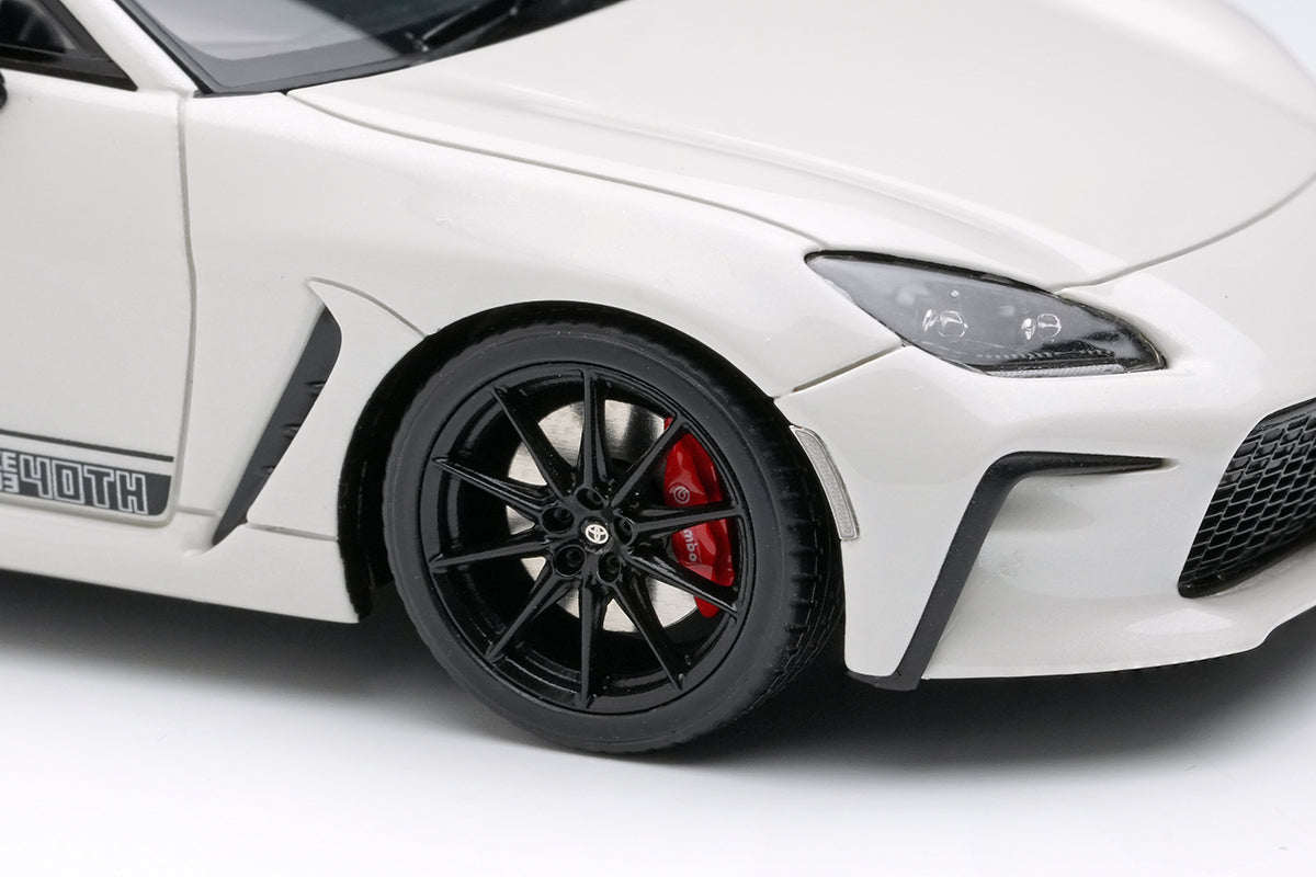 [ Back-order ] Make Up EIDOLON EM752B 1:43 Toyota GR86 RZ 40th Anniversary Limited White