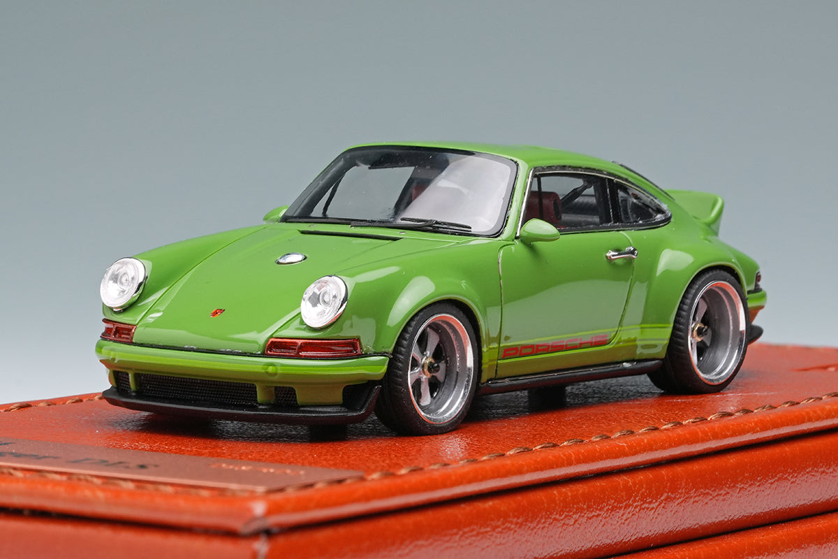 [ Back-order ] Make Up Titan64 TM004B 1:64 Singer DLS Green