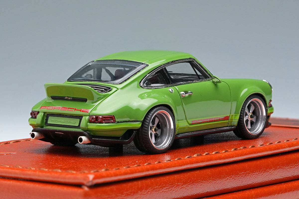 [ Back-order ] Make Up Titan64 TM004B 1:64 Singer DLS Green