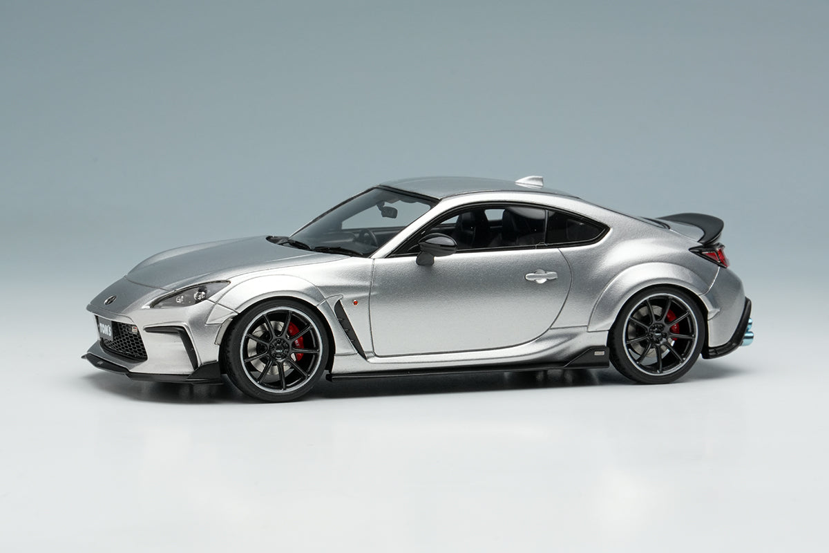[ Back-order ] Make Up EIDOLON EM725D 1:43 TOM'S GR86 Widebody 2022 Ice Silver Metallic model car
