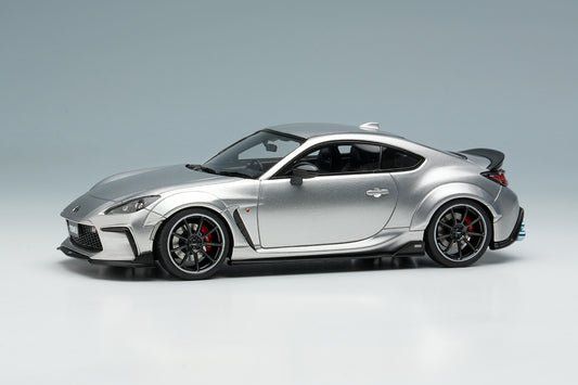 [ Back-order ] Make Up EIDOLON EM725D 1:43 TOM'S GR86 Widebody 2022 Ice Silver Metallic model car