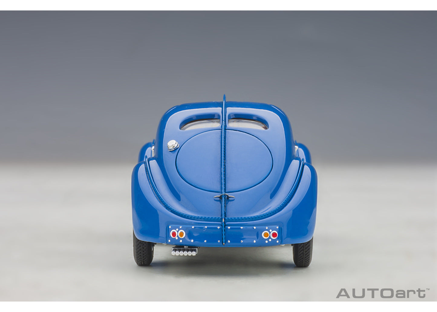 [Back-order] AUTOart 50947 1:43 Bugatti Type 57SC Atlantic 1938 (Blue/Wire Spoke Wheels)