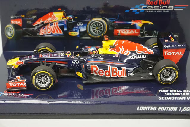 1:43 MINICHAMPS 413120271 Paddock Custom Red Bull Racing Show Car 2012 #1 S. Vettel