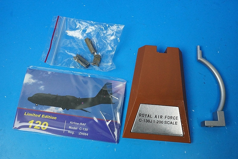 1:200 Lockheed Martin C-130J Hercules C5 (L-382) Royal Air Force ZH884 IFCLEV130005 INFLIGHT
