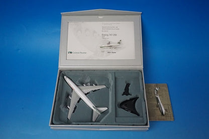 1:500 B747-200 Cathay Pacific VR-HKG Other airplane model