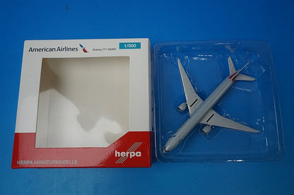 1:500 B777-30ER AA American N731AN 523950-002 Herpa airplane model