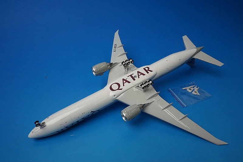 1:200 B777-300ER Qatar A7-BEN IF773QT0422 InFlight airplane model