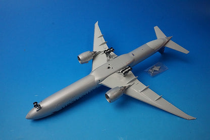 1:200 B777-300ER AA American N736AT G2AAL1076 Gemini airplane model