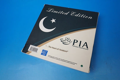 1:400 B777-200/ER PIA Pakistan AP-BGK 10411 Phoenix airplane model