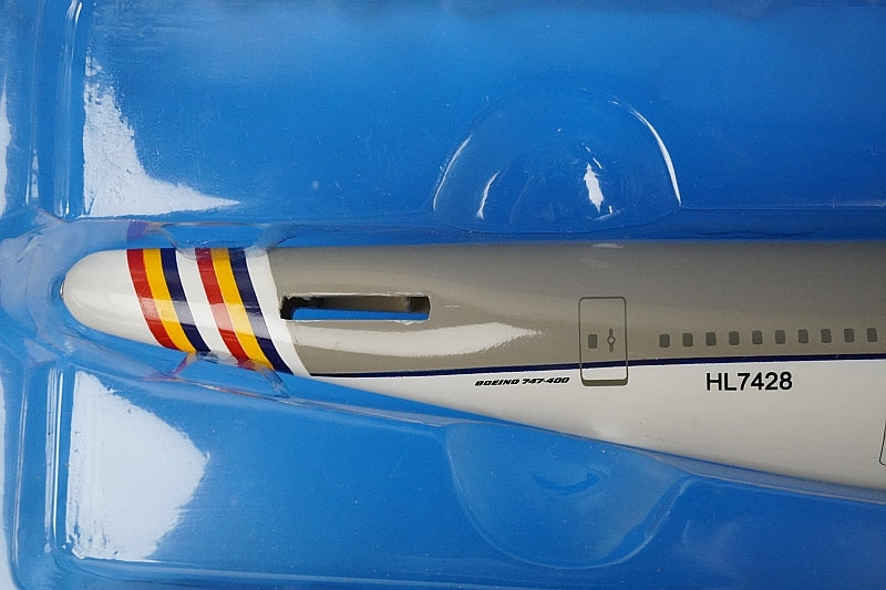 1:200 B747-400 Asiana HL7428 1240 Hogan airplane model