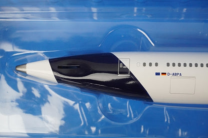 1:200 B787-9 Lufthansa Berlin D-ABPA LW200DLH021 LIMOX airplane model