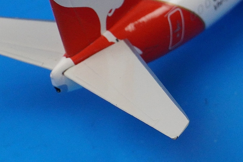 1:200 B737-400 Qantas VH-TJK 20031 Phoenix airplane model