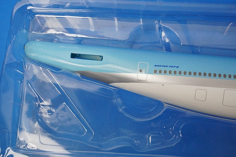 1:200 B747-8 Korean Air No registration number assigned 2407 Hogan airplane model
