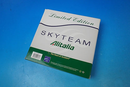 1:400 B777-200ER Alitalia SkyTeam EI-DDH 10653 Phoenix airplane model