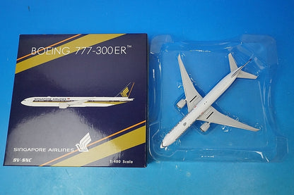 1:400 B777-300ER Singapore 9V-SNC 04330 Phoenix airplane model