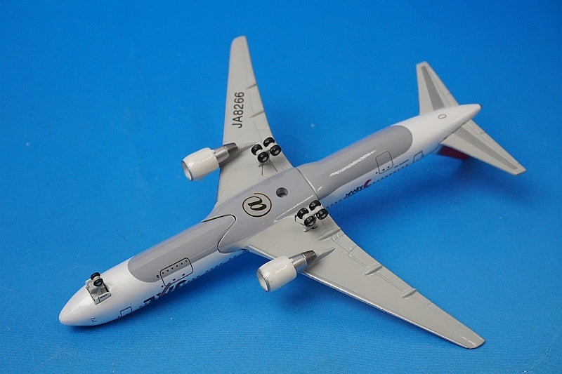 1:500 B767-300 Welcome to Japan! Japan 8266 NET Models airplane model