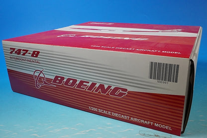 1:200 B747-8i Boeing House Color N6067E XX2001 JC Wings airplane model