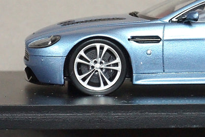 1:43 SPARK S2164 Aston Martin Vantage V12 2009 Metallic Blue