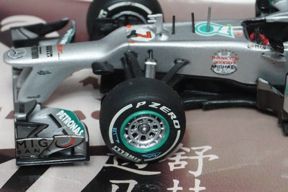 1:43 MINICHAMPS 413120407 Mercedes AMG Petronas F1 W03 2012 #7 M. Schumacher