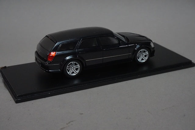 1:43 SPARK S0872 Dodge Magnum SRT 8 2006 Black