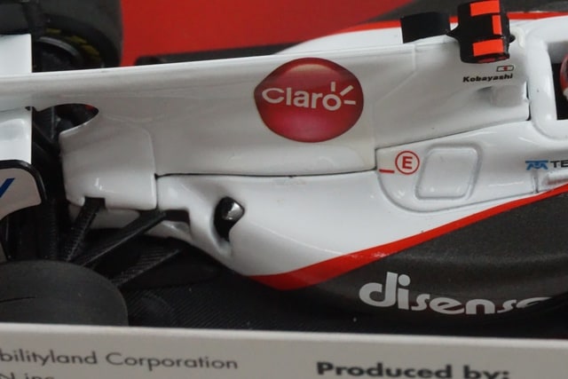 1:43 MINICHAMPS 413110186 Sauber Show Car 2011 #16 model car