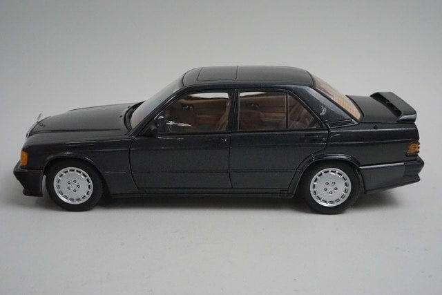 1:18 AUTOart 76122 Mercedes Benz 190E 2.3 16V Blue Black Metallic model car